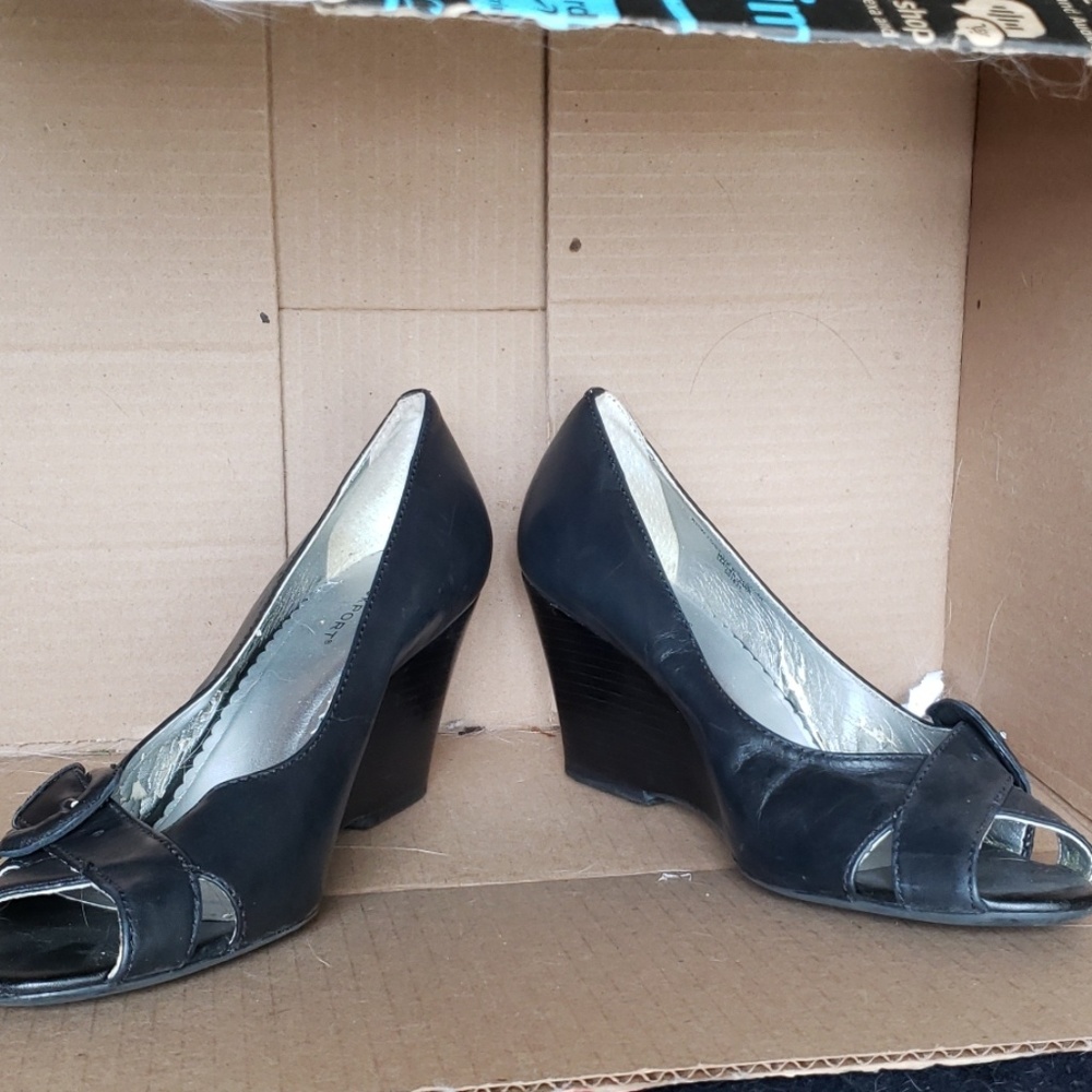 Rockport Black Wedge Peeptoe Size 6 1/2